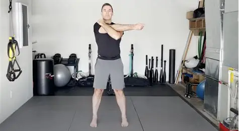 ક્રોસ બોડી સ્ટ્રેચ